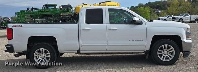 Image of Chevrolet 1500 equipment image 3