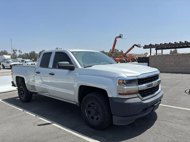 Image of Chevrolet 1500 equipment image 1
