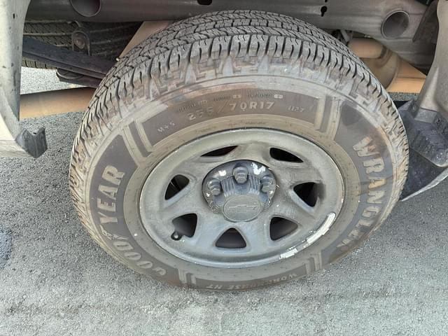 Image of Chevrolet 1500 equipment image 4
