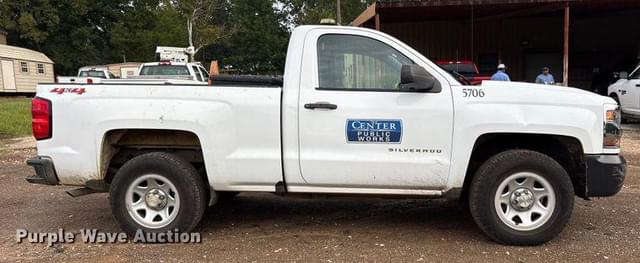 Image of Chevrolet 1500 equipment image 3