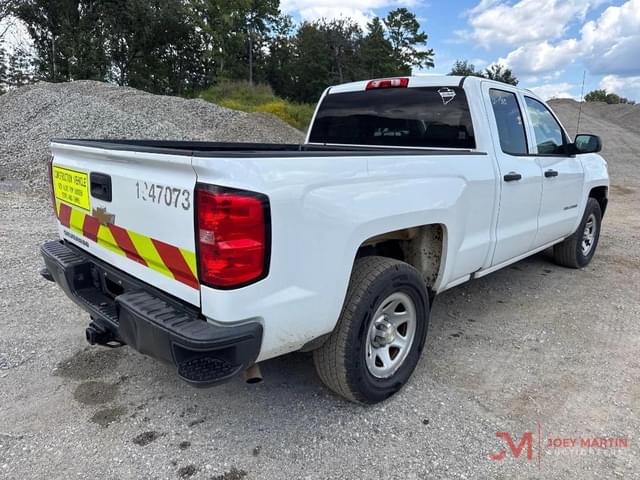 Image of Chevrolet 1500 equipment image 2