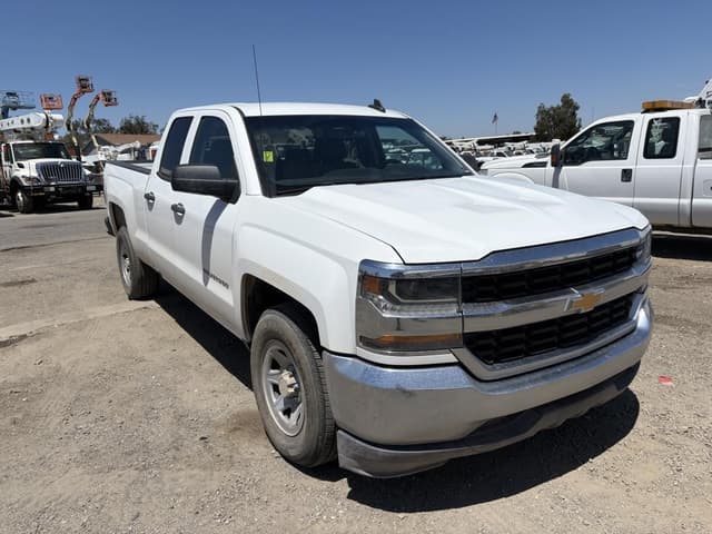 Image of Chevrolet 1500 equipment image 1