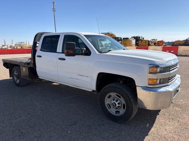 Image of Chevrolet 2500HD equipment image 2