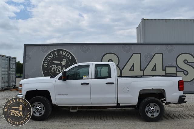Image of Chevrolet 2500HD equipment image 1