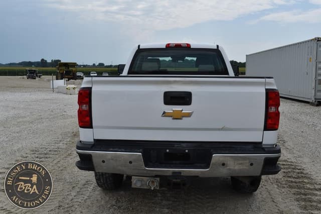 Image of Chevrolet 2500HD equipment image 3