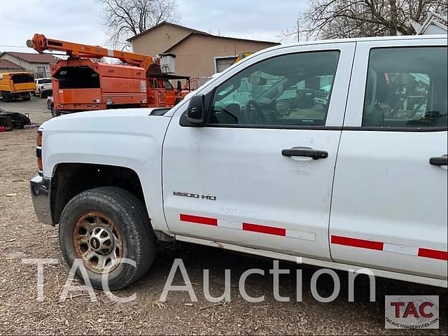 Image of Chevrolet 2500HD equipment image 1