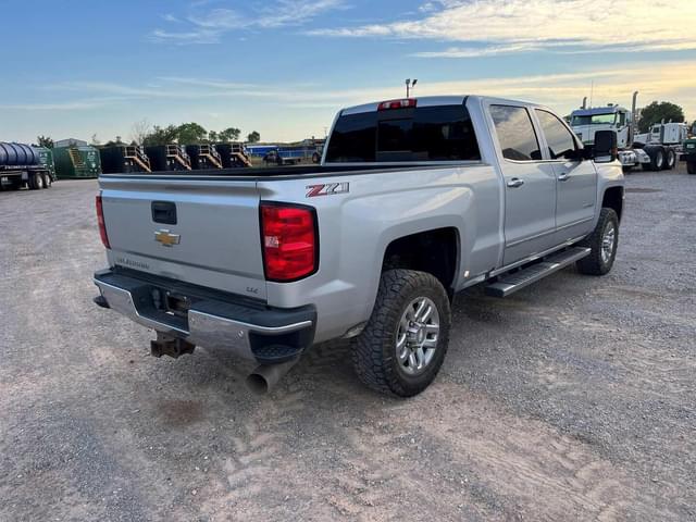 Image of Chevrolet 2500HD equipment image 1
