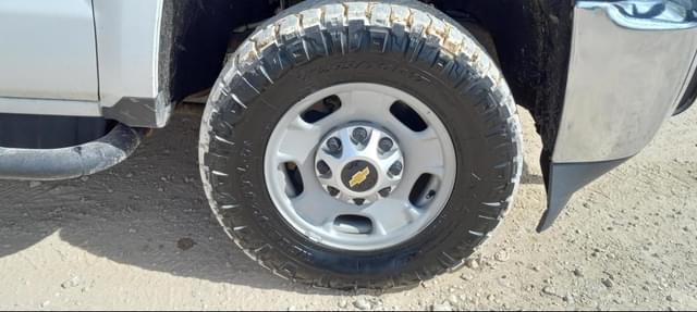 Image of Chevrolet 2500HD equipment image 3