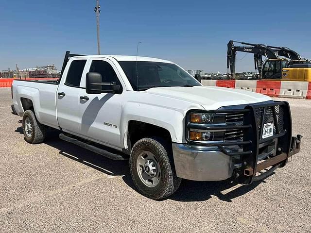 Image of Chevrolet 2500HD equipment image 1