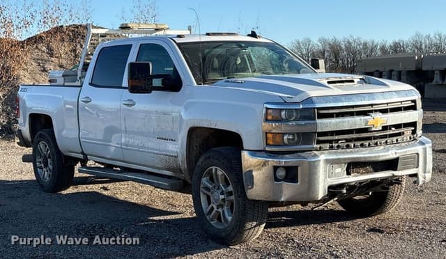 Image of Chevrolet 2500HD equipment image 1