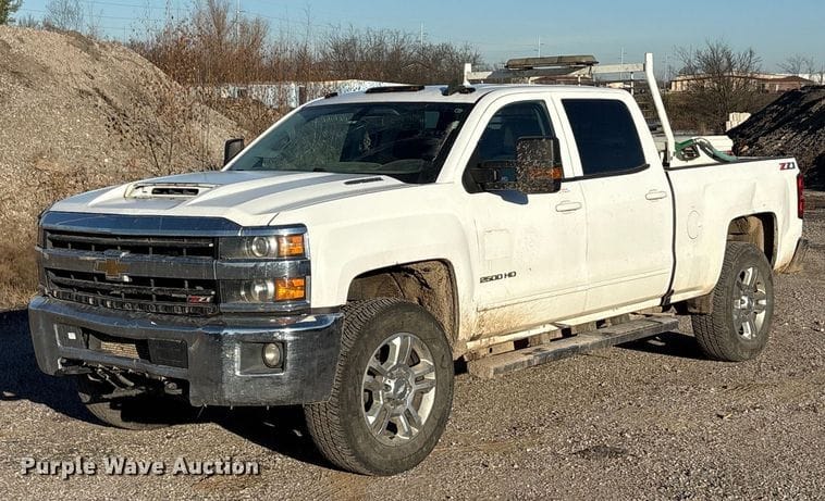 2018 Chevrolet 2500HD Equipment Image0