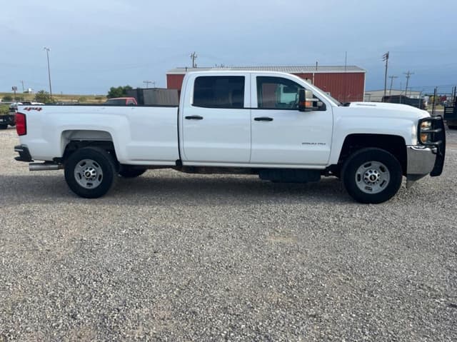 Image of Chevrolet 2500HD equipment image 3