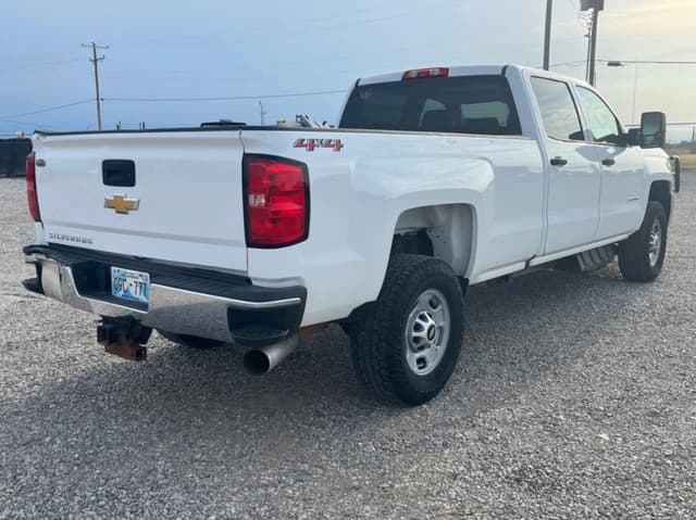 Image of Chevrolet 2500HD equipment image 4
