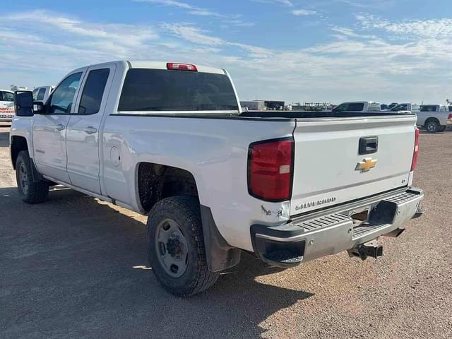 Image of Chevrolet 2500HD equipment image 3