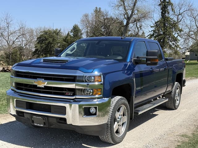 Image of Chevrolet 2500HD equipment image 1