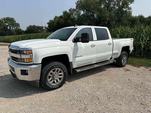 Image of Chevrolet 2500 equipment image 2