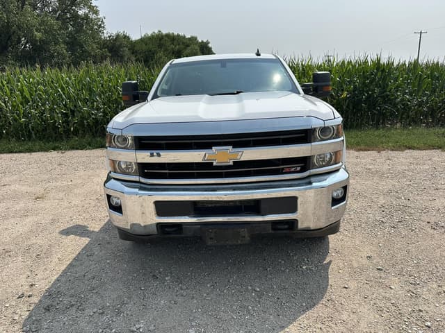 Image of Chevrolet 2500 equipment image 1