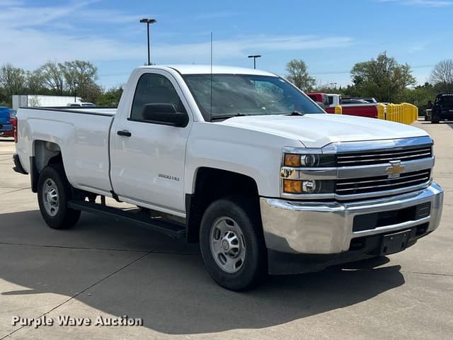 Image of Chevrolet 2500HD equipment image 2