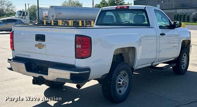 Image of Chevrolet 2500HD equipment image 4