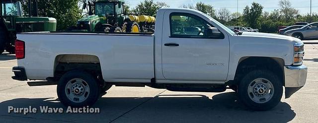 Image of Chevrolet 2500HD equipment image 3