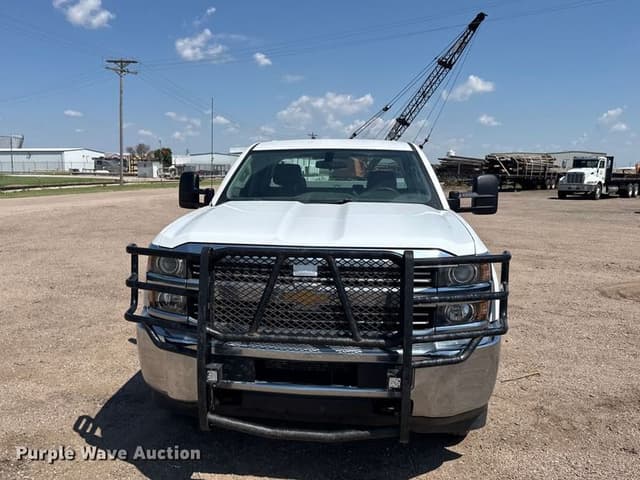 Image of Chevrolet 2500HD equipment image 1