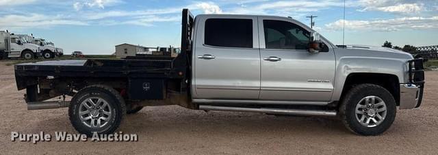 Image of Chevrolet 3500 equipment image 3