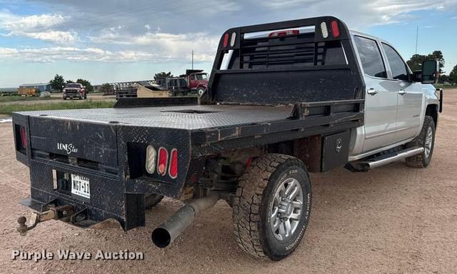 Image of Chevrolet 3500 equipment image 4