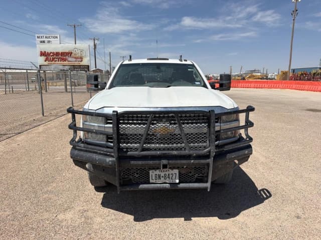Image of Chevrolet 3500HD equipment image 1