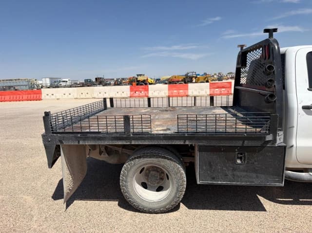 Image of Chevrolet 3500HD equipment image 3