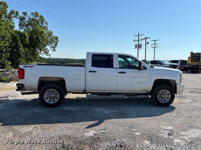 Image of Chevrolet 3500HD equipment image 3