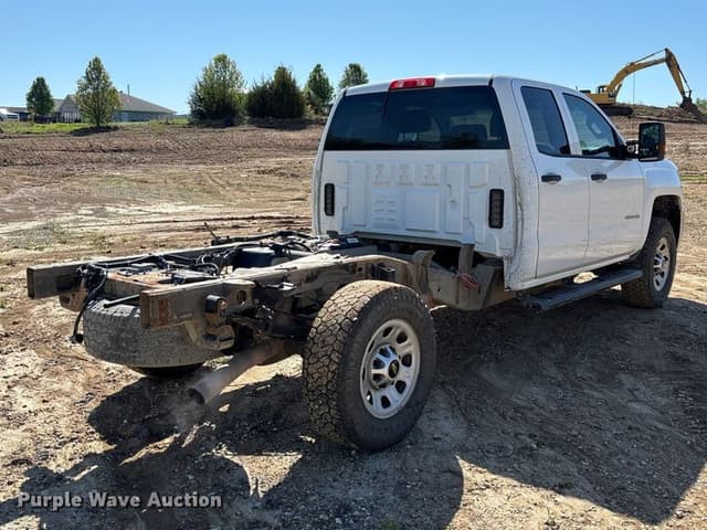 Image of Chevrolet 3500HD equipment image 4