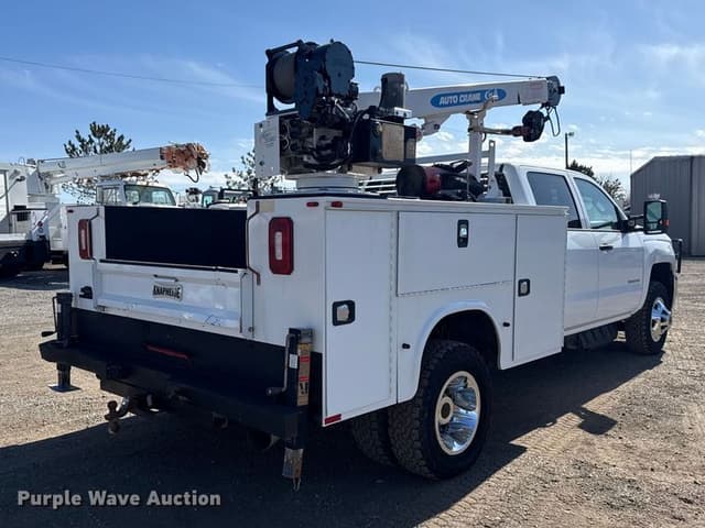 Image of Chevrolet 3500HD equipment image 4
