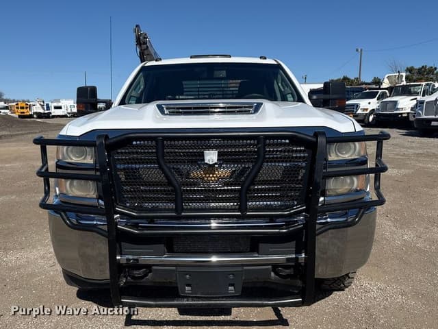 Image of Chevrolet 3500HD equipment image 1