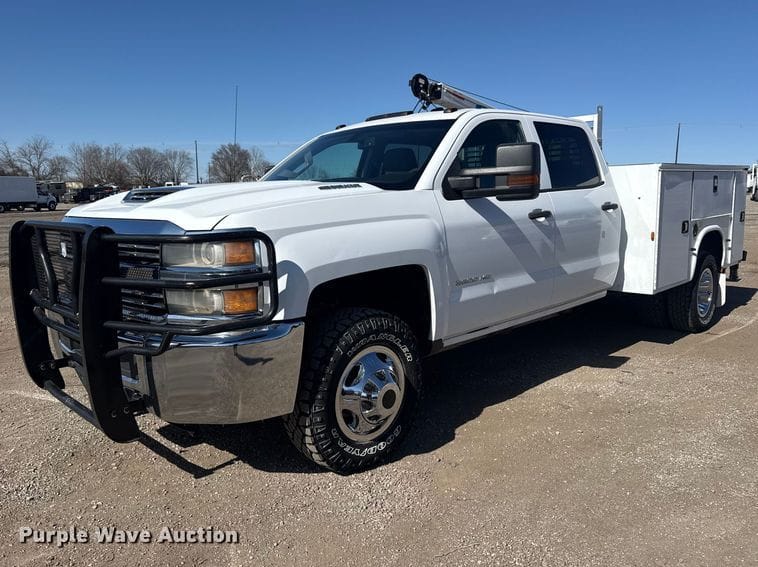 2018 Chevrolet 3500HD Equipment Image0