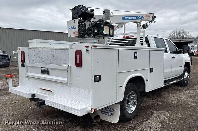 Image of Chevrolet 3500HD equipment image 4