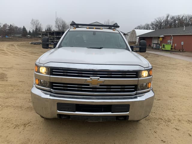 Image of Chevrolet 3500HD equipment image 2