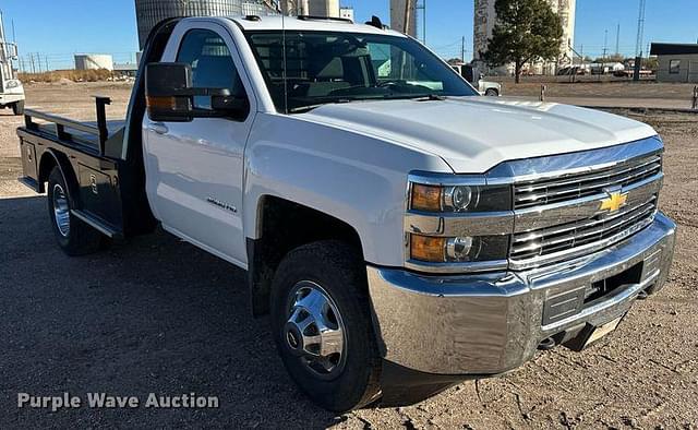 Image of Chevrolet 3500HD equipment image 2