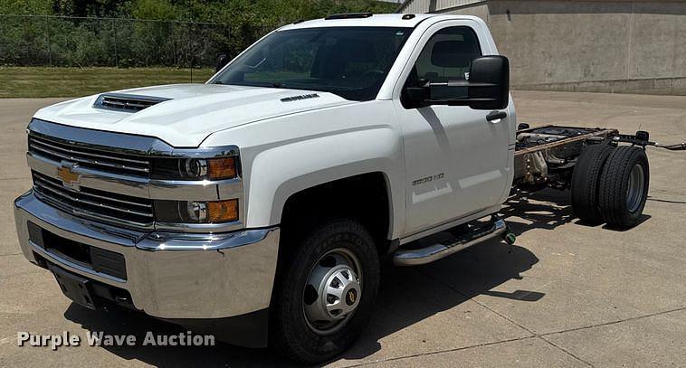Image of Chevrolet 3500HD Primary image