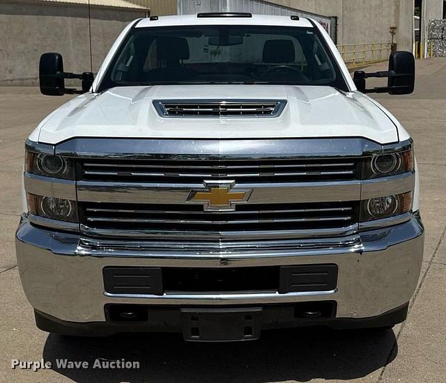 Image of Chevrolet 3500HD equipment image 1