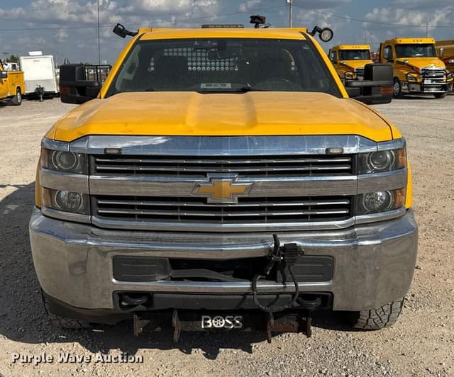 Image of Chevrolet 3500HD equipment image 1