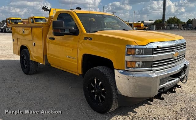 Image of Chevrolet 3500HD equipment image 2