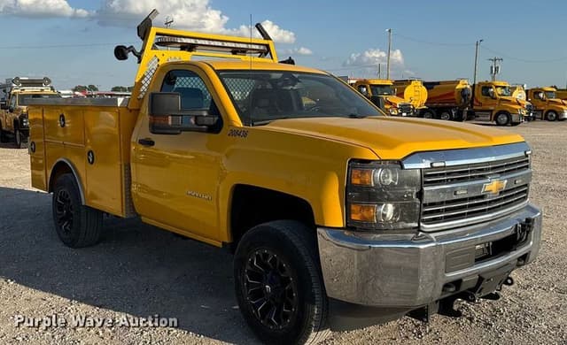 Image of Chevrolet 3500HD equipment image 2