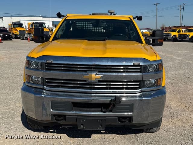 Image of Chevrolet 3500HD equipment image 1