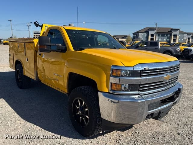 Image of Chevrolet 3500HD equipment image 2
