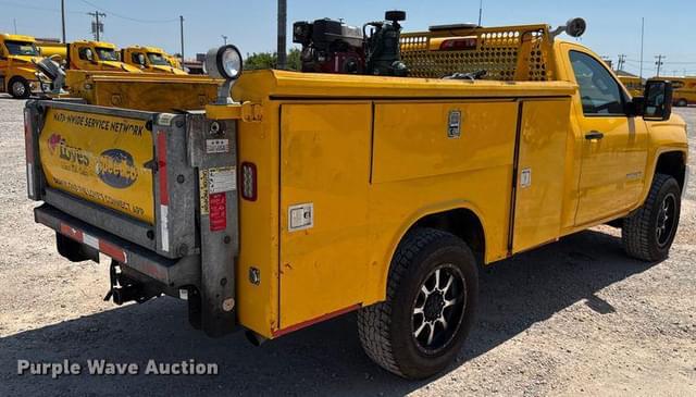 Image of Chevrolet 3500HD equipment image 4