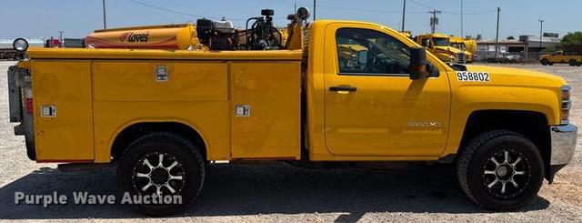 Image of Chevrolet 3500HD equipment image 3
