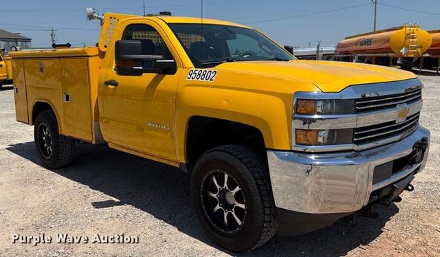 Image of Chevrolet 3500HD equipment image 2