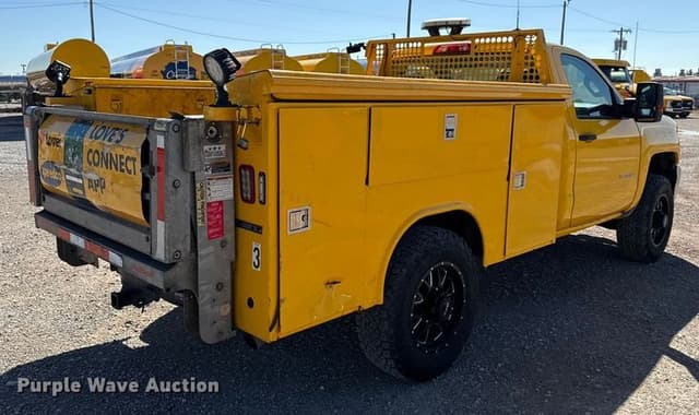 Image of Chevrolet 3500HD equipment image 4