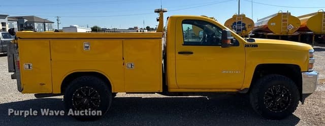 Image of Chevrolet 3500HD equipment image 3