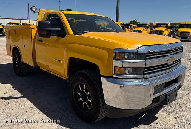 Image of Chevrolet 3500HD equipment image 2